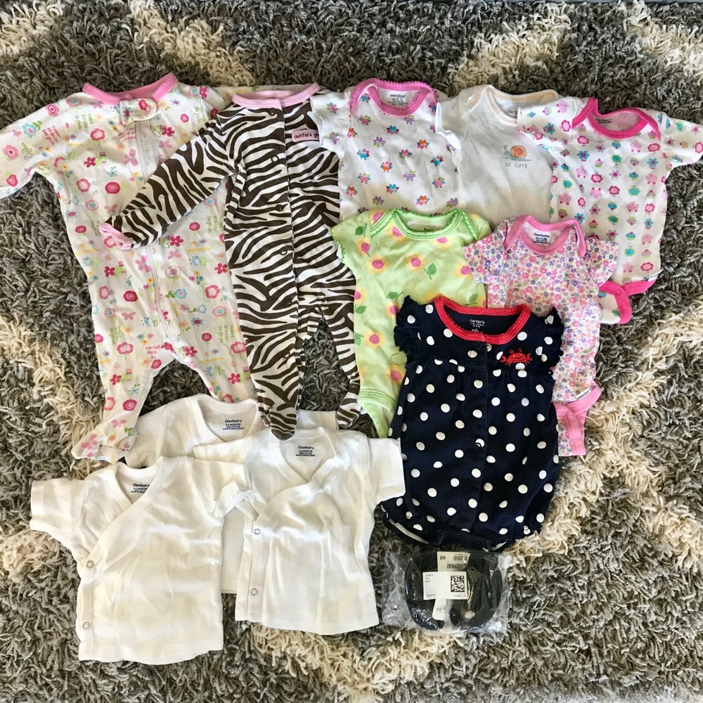 12 pieces Newborn/0-3m Baby Girl lot